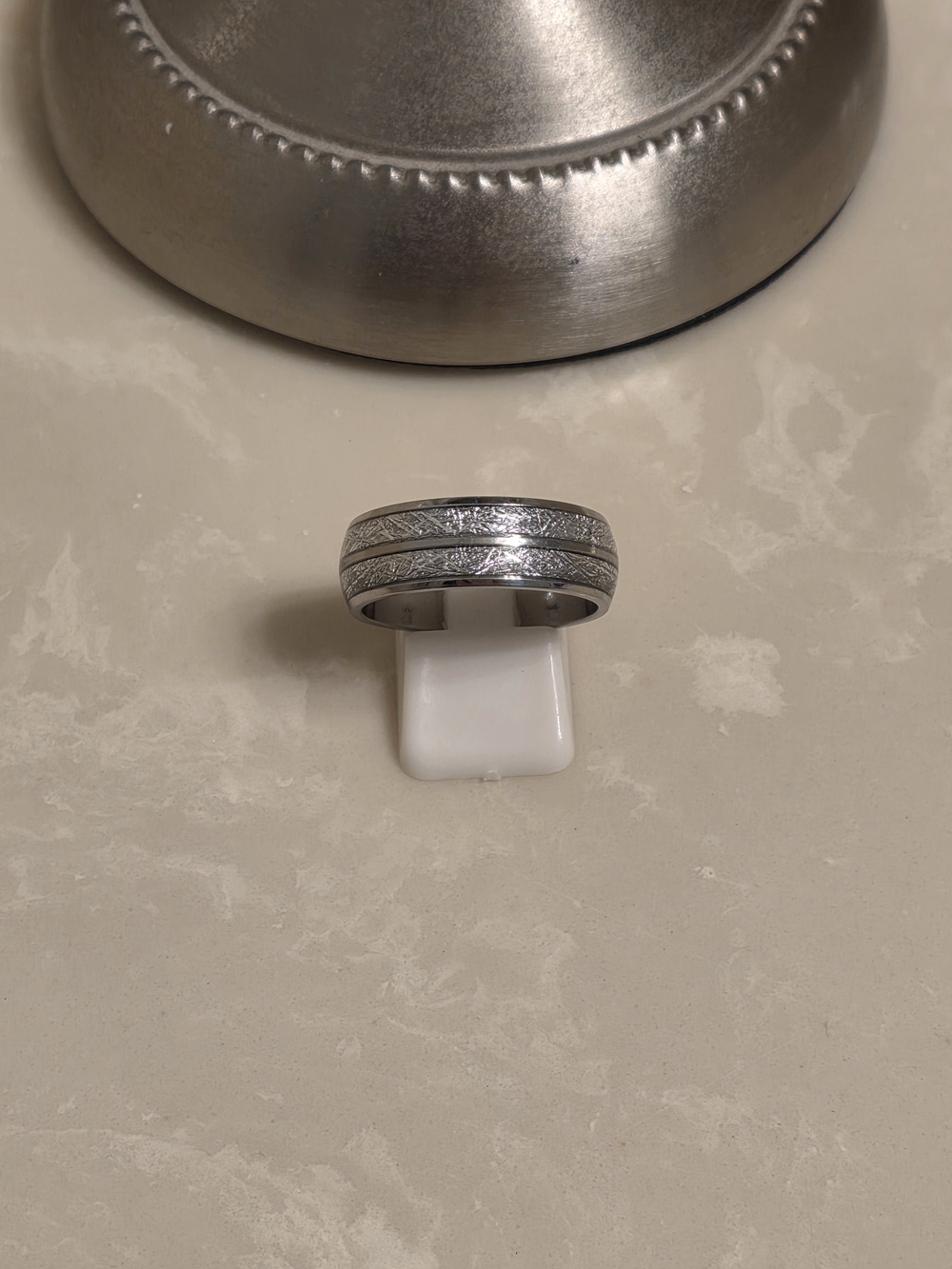 Men's Silver Metallic Ring Band Size 11